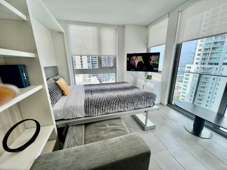 Spacious Studio In The Heart Of Downtown Miami Apartamento Exterior foto